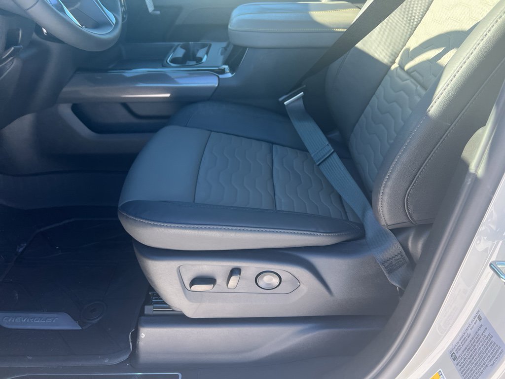 New 2026 Chevrolet Silverado 2500 ZR2 w/ LPO, Dark Essentials Package image 12