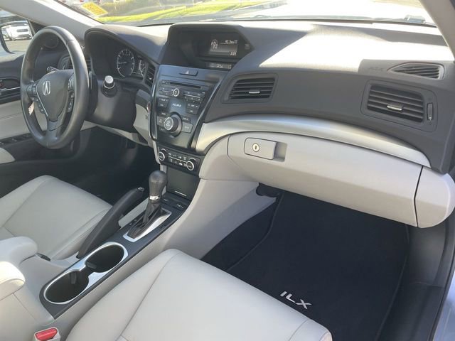 Used 2018 Acura ILX w/ Special Edition Package image 29