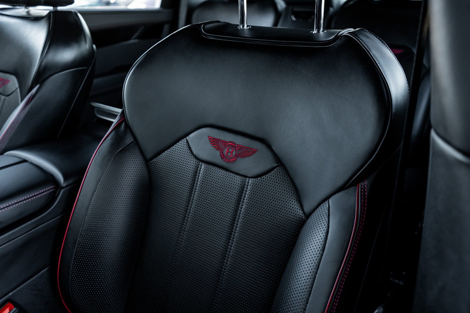 Used 2023 Bentley Bentayga Extended Wheelbase image 26