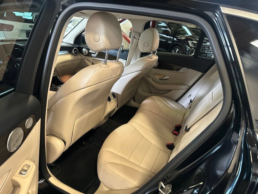 Used 2018 Mercedes-Benz GLC 300 4MATIC image 22