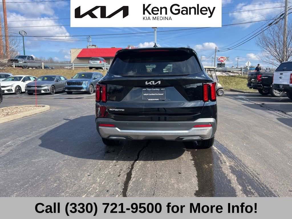 Certified 2025 Kia Sorento S w/ Panoramic Sunroof Package image 12