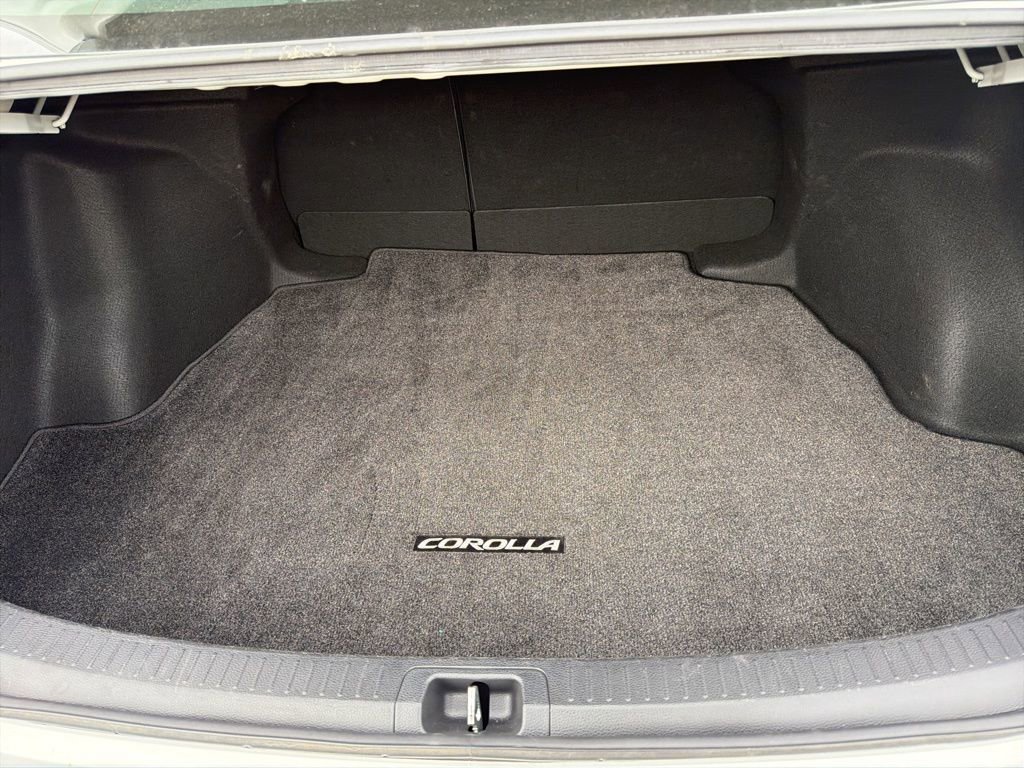 Used 2023 Toyota Corolla LE w/ Carpet Mat Package (TMS) image 26