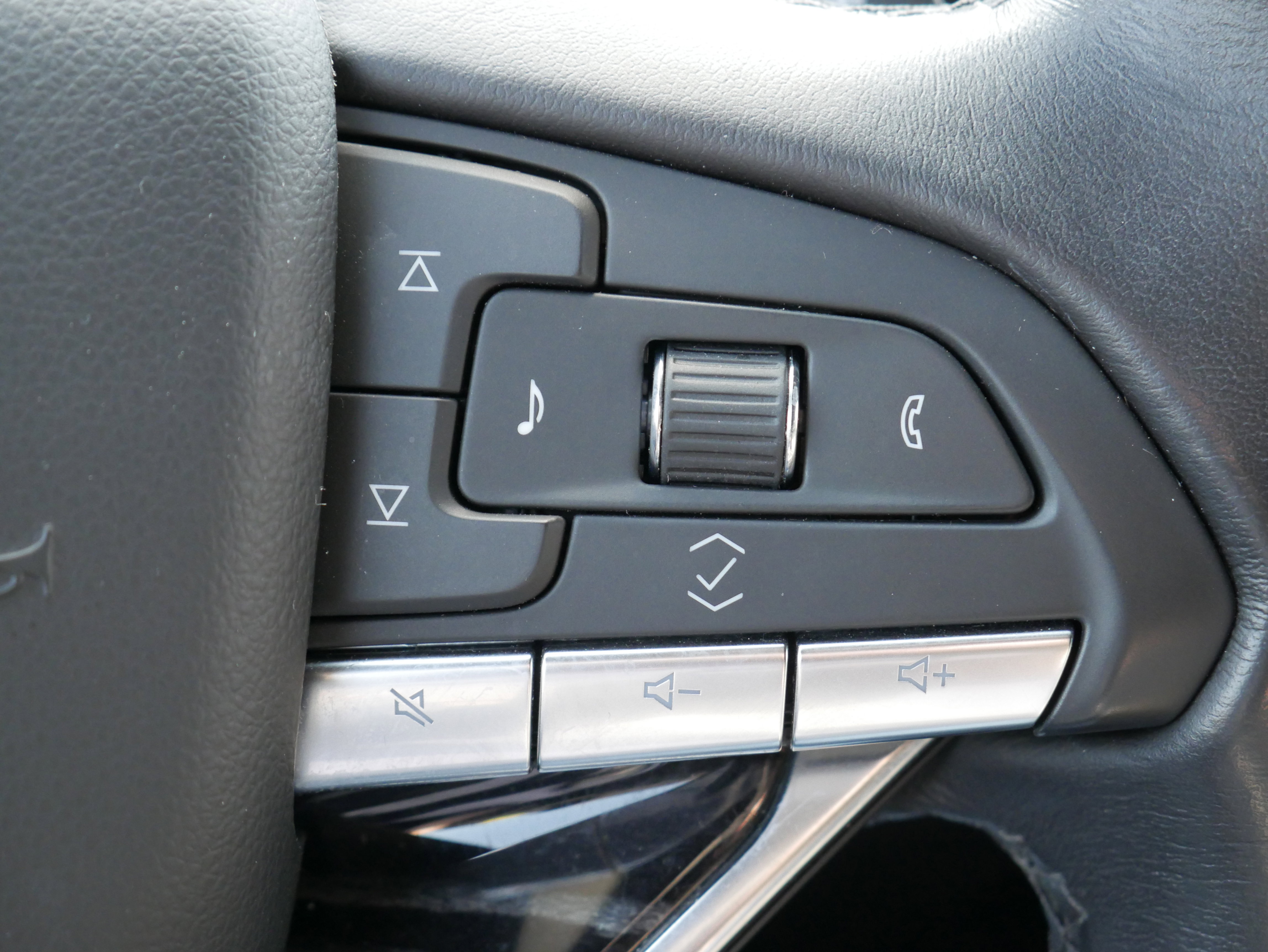 Certified 2021 Cadillac Escalade Sport w/ Driver Assist Tech Package image 33