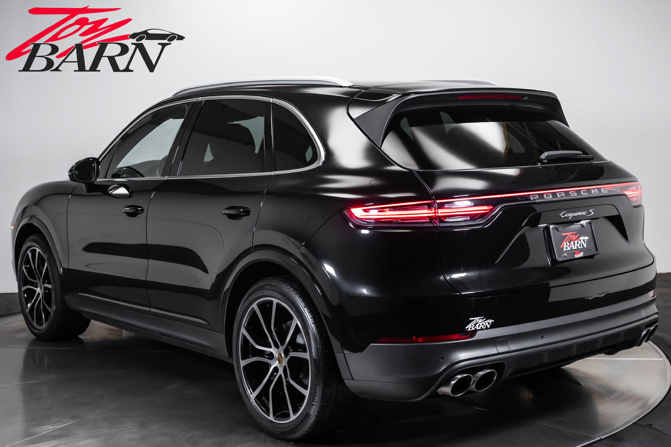 Used 2022 Porsche Cayenne S AWD/4WD image 3