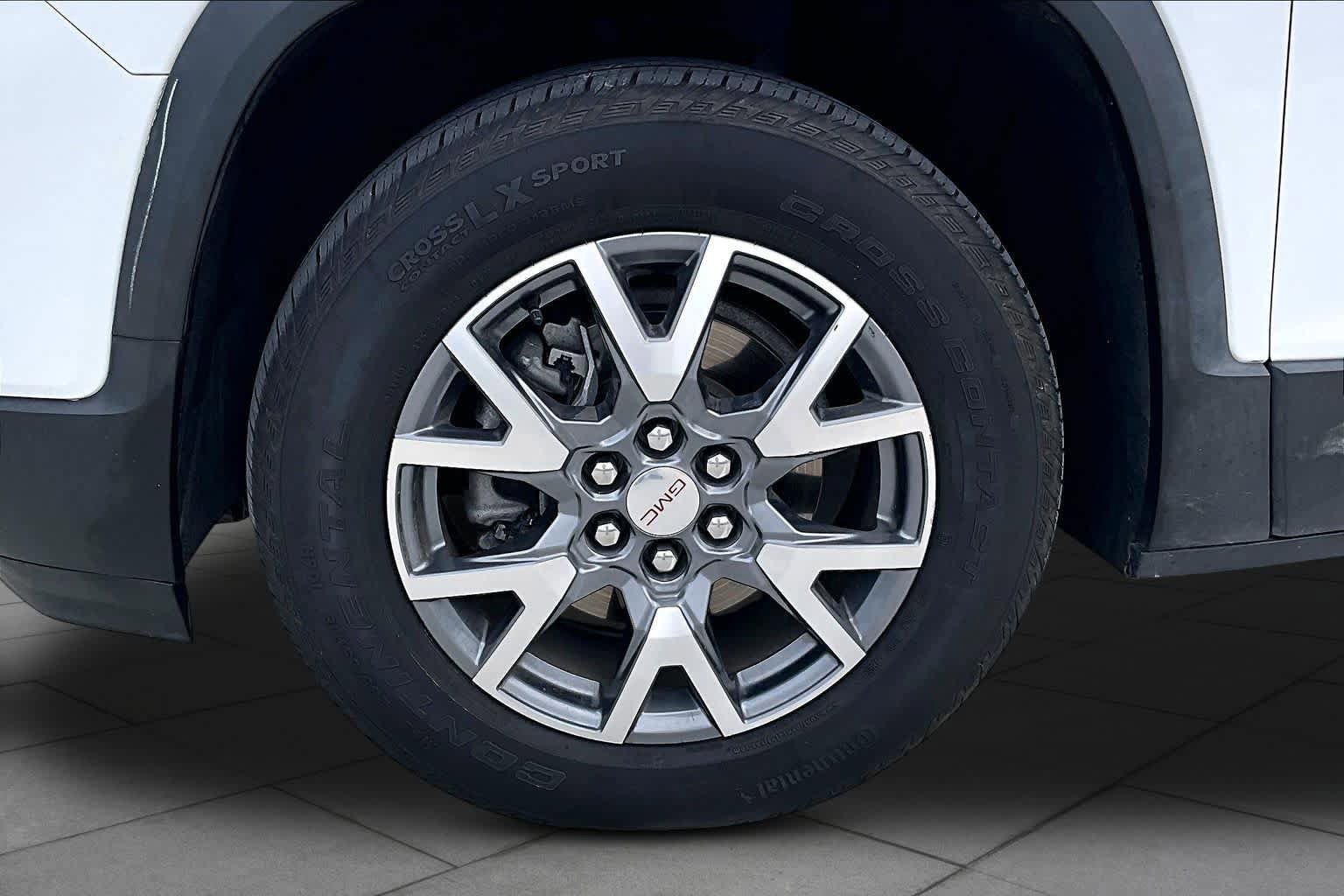 Used 2023 GMC Acadia SLT AWD/4WD image 11