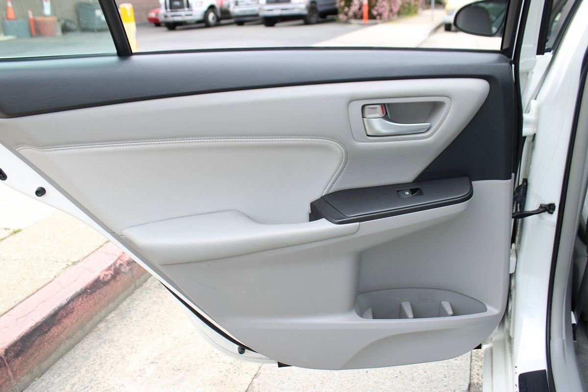 Used 2015 Toyota Camry XLE FWD image 46