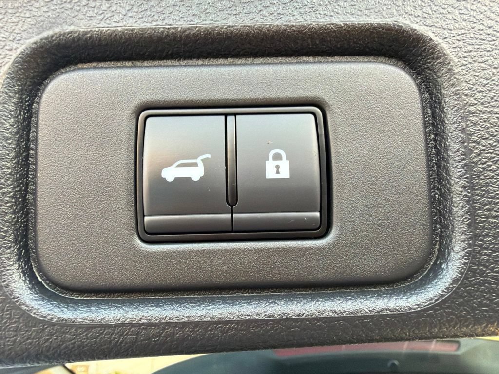Used 2024 Nissan Pathfinder Platinum AWD/4WD image 20
