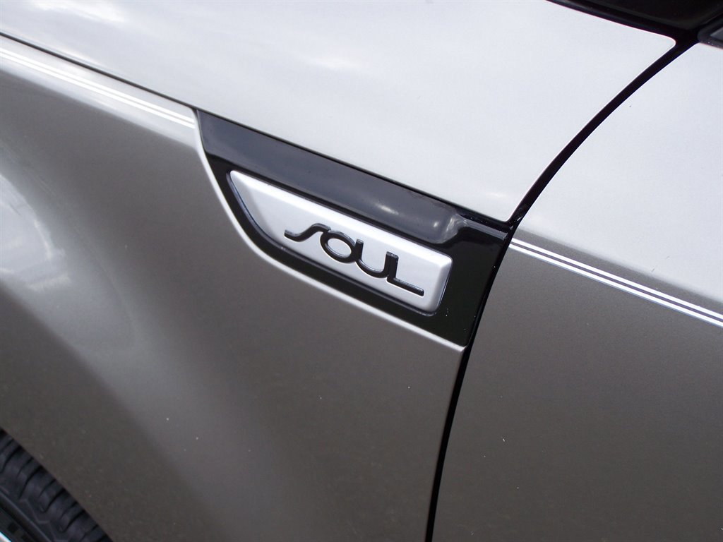 Used 2019 Kia Soul FWD image 18