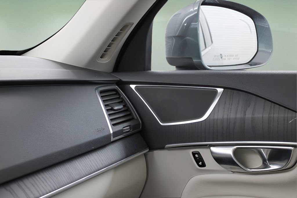 Used 2020 Volvo XC90 T6 Momentum AWD/4WD image 31