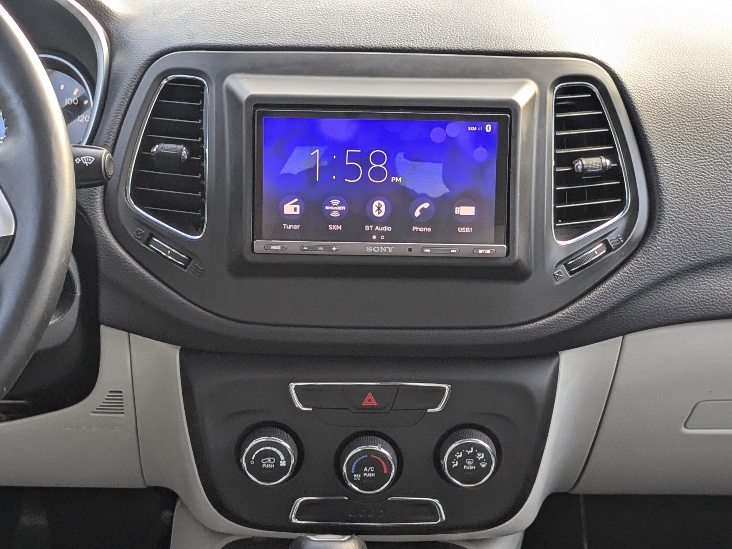 Used 2018 Jeep Compass Latitude image 20