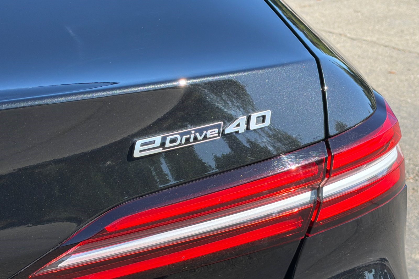 Used 2024 BMW i5 eDrive40i w/ Executive Package RWD image 38