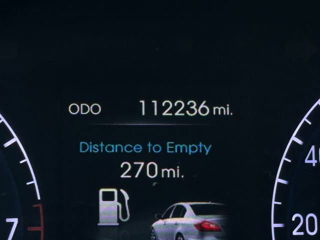 Used 2013 Hyundai Genesis 3.8 w/ Technology Pkg image 21