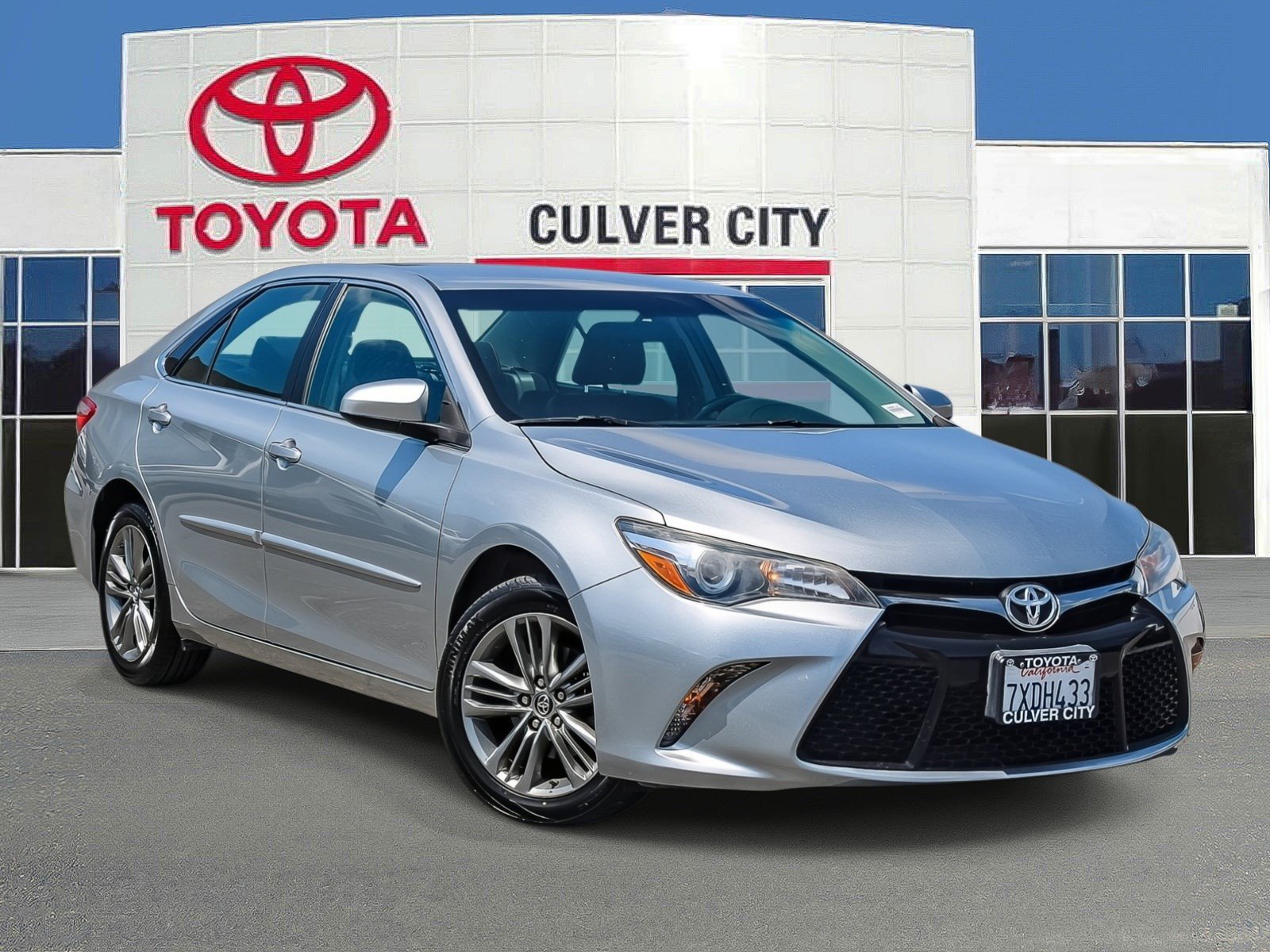 Used 2017 Toyota Camry SE