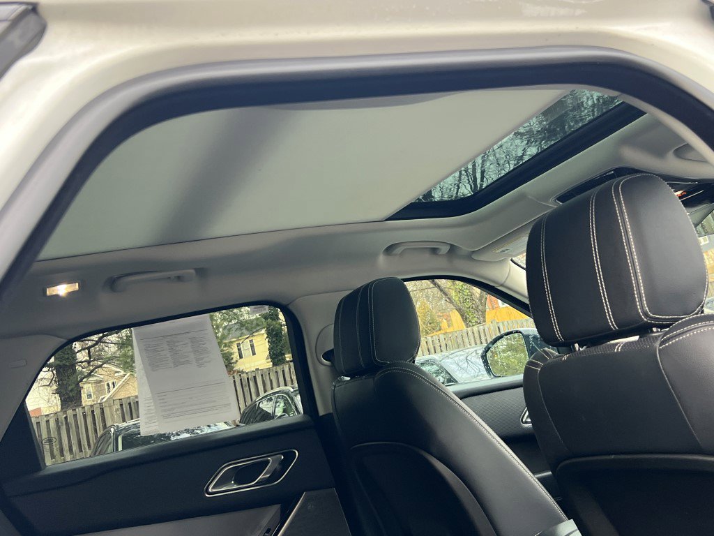 Used 2018 Land Rover Range Rover Velar S image 14