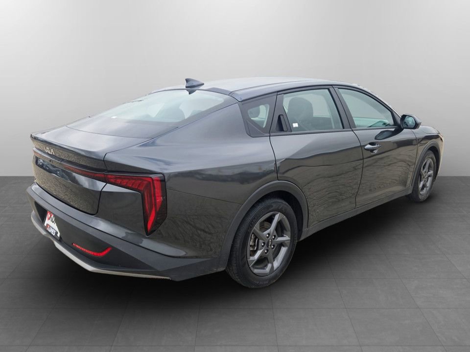 Used 2025 Kia K4 LXS image 6
