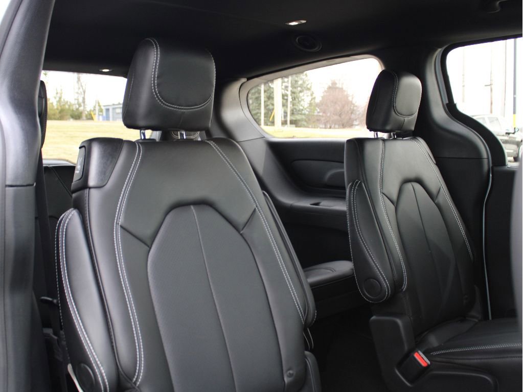 New 2026 Chrysler Pacifica Select image 26