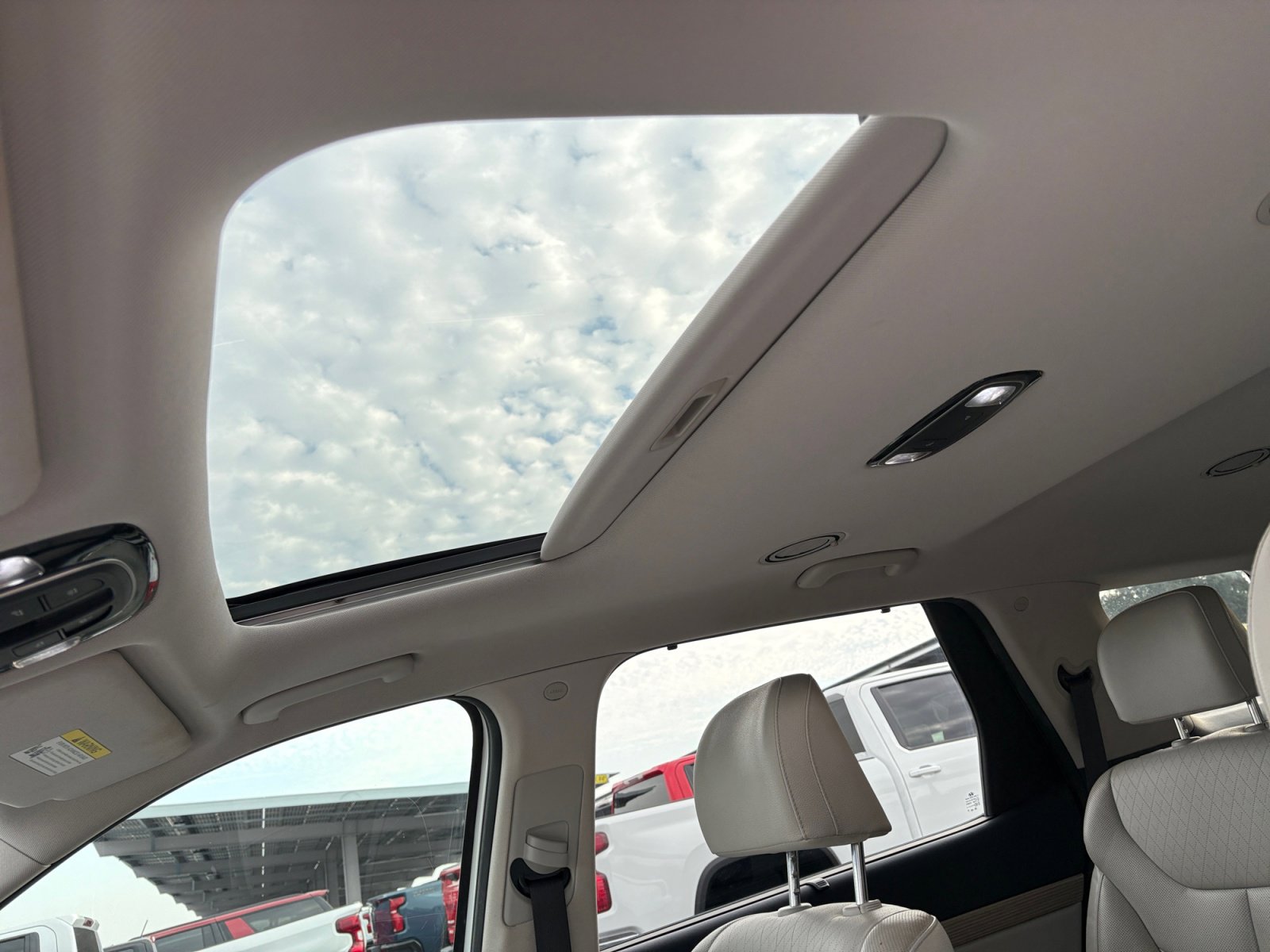 Used 2021 Hyundai Palisade SEL w/ Premium Package image 18