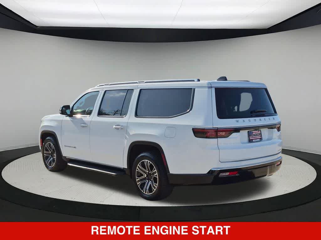Used 2024 Jeep Wagoneer L Series II RWD image 5
