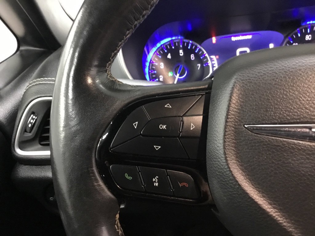 Used 2021 Chrysler Pacifica Touring-L w/ Uconnect Theater Family Group AWD/4WD image 43