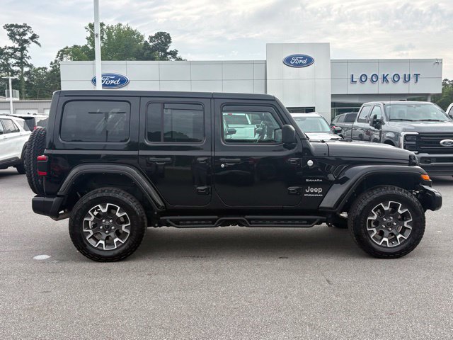 Used 2024 Jeep Wrangler Unlimited Sahara w/ Safety Group AWD/4WD image 6