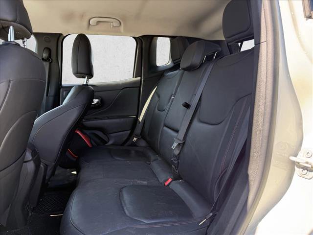 Used 2016 Jeep Renegade Trailhawk w/ Premium Trailhawk Package image 16