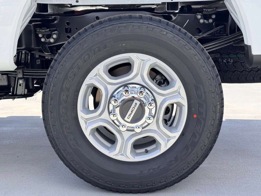 New 2025 Ford F350 XLT w/ FX4 Off-Road Package image 14