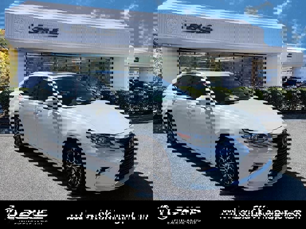 Used 2018 Lexus ES 350 w/ Luxury Package w/Wood Trim image 7