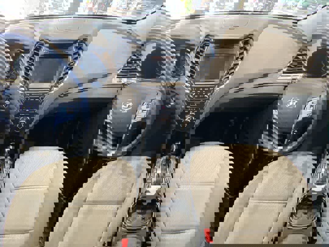 Used 2017 Hyundai Santa Fe Sport w/ 2.4L Value Package 06 image 23