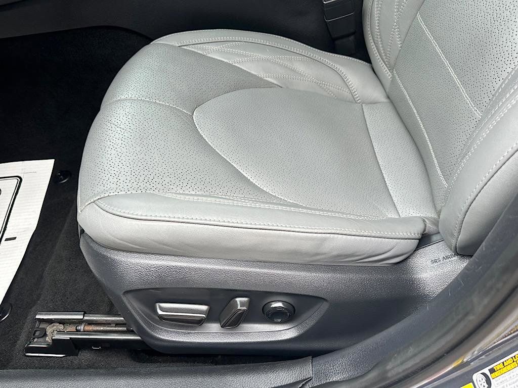 Certified 2019 Toyota Avalon Limited w/ Advanced Safety Package image 12