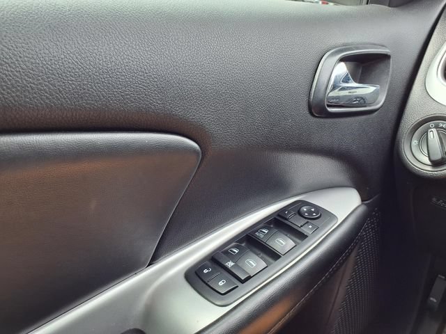Used 2019 Dodge Journey SE FWD image 18
