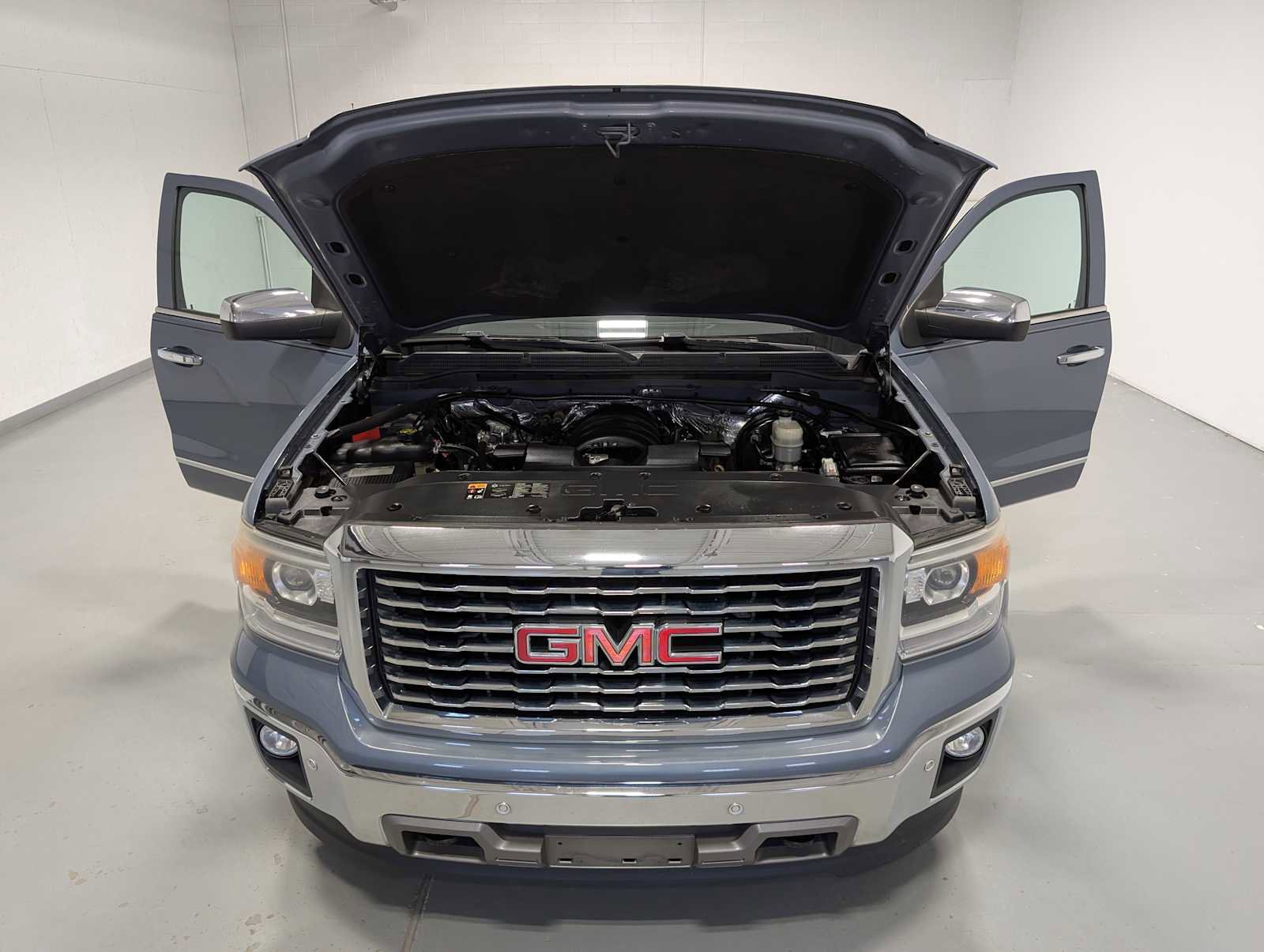 Used 2015 GMC Sierra 1500 SLT w/ SLT Preferred Package AWD/4WD image 14