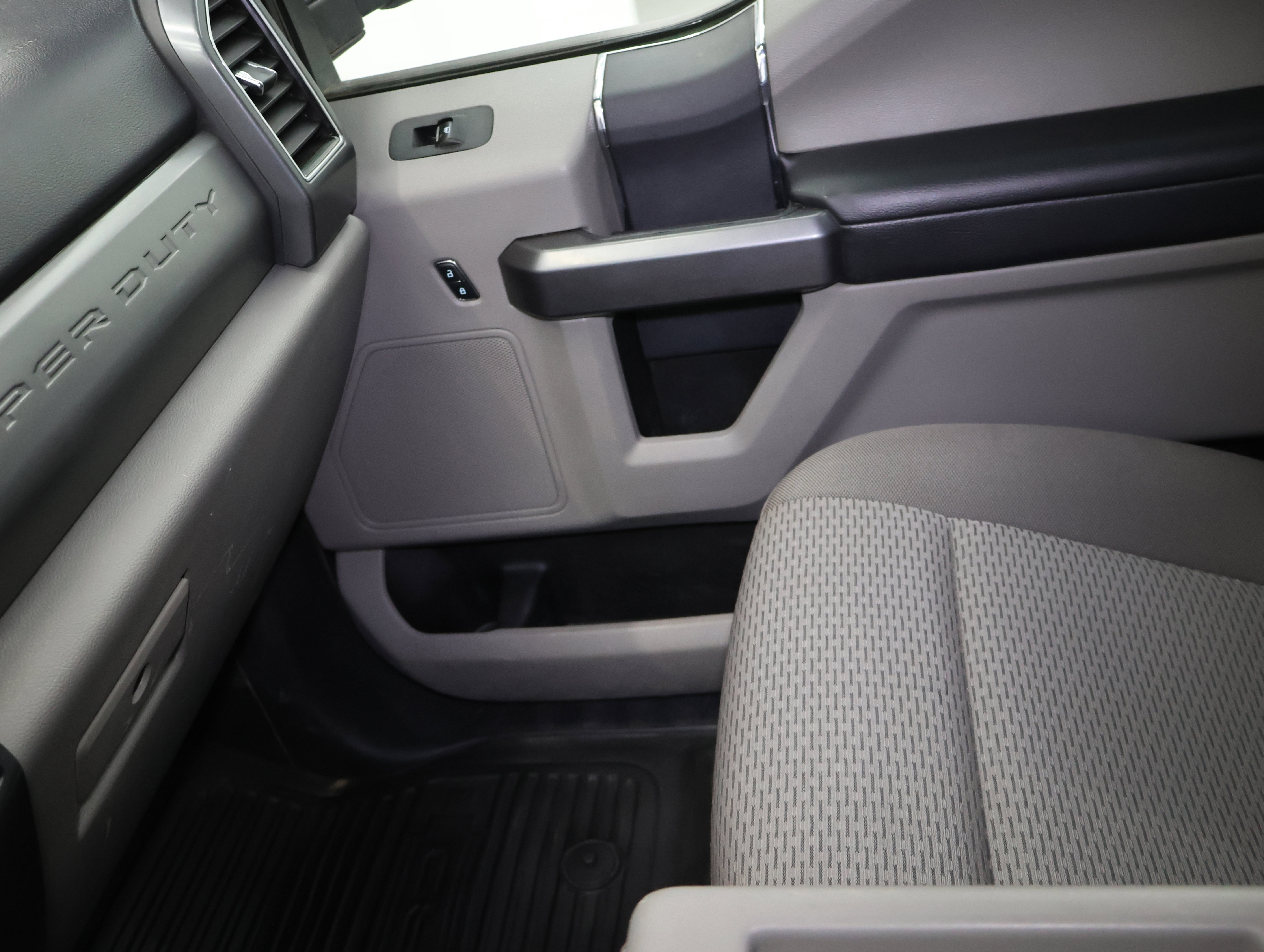 Used 2022 Ford F350 XLT w/ XLT Value Package image 13