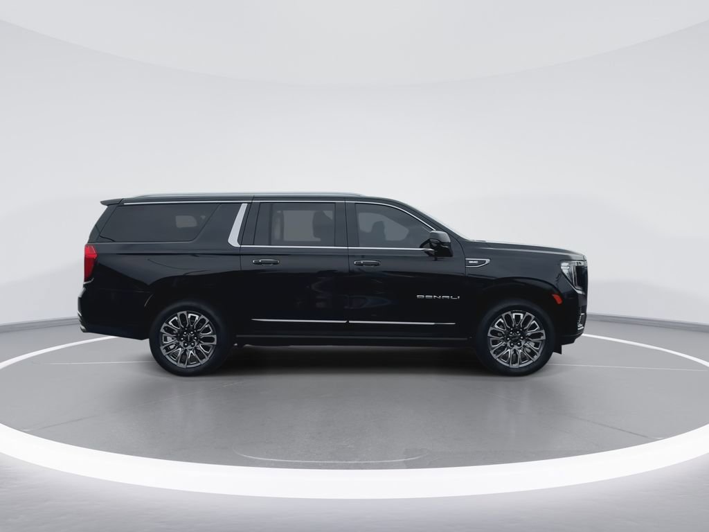 Used 2024 GMC Yukon XL Denali Ultimate AWD/4WD image 9
