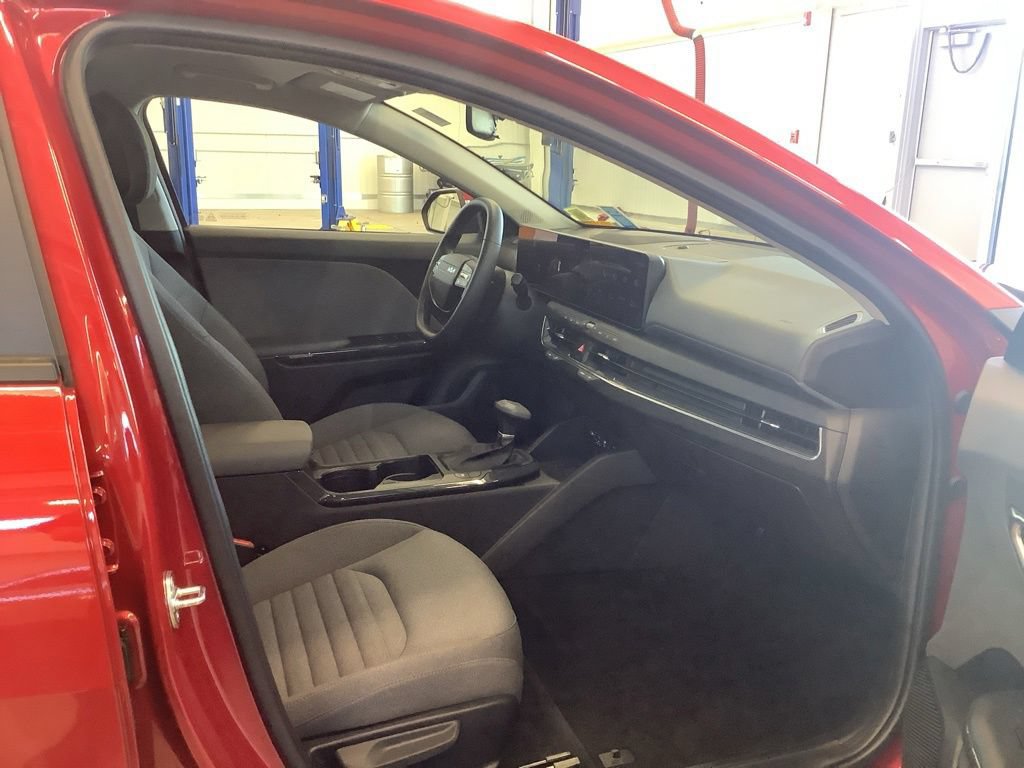 Certified 2025 Kia K4 EX FWD image 12