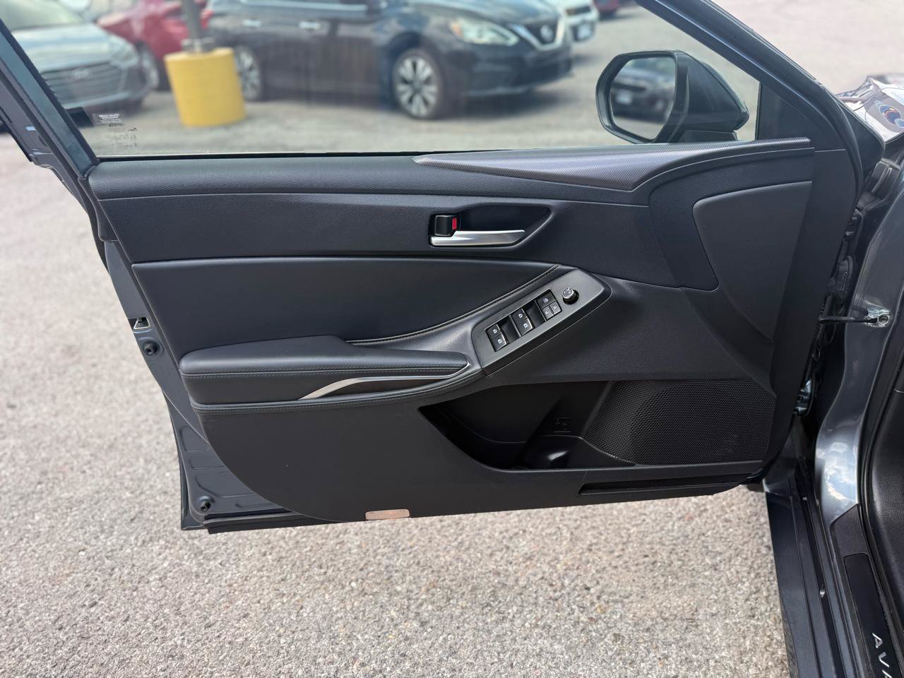 Used 2020 Toyota Avalon XSE FWD image 12