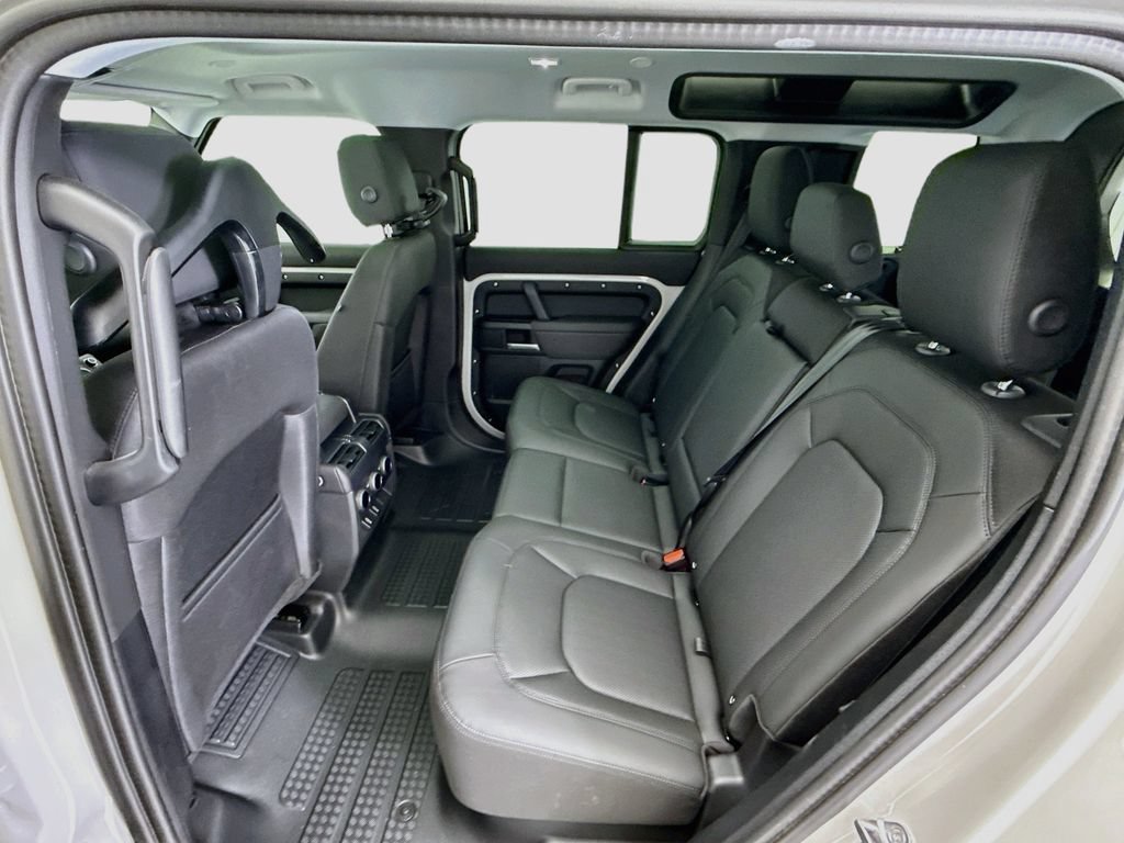 Certified 2026 Land Rover Defender 110 S AWD/4WD image 20