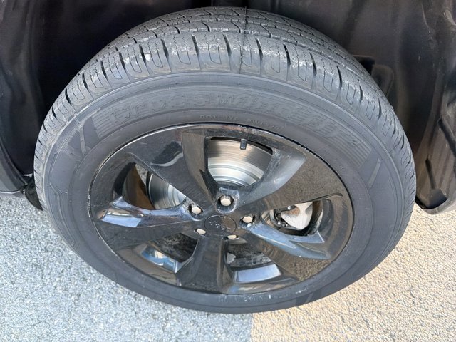 Used 2019 Jeep Cherokee Latitude Plus image 12