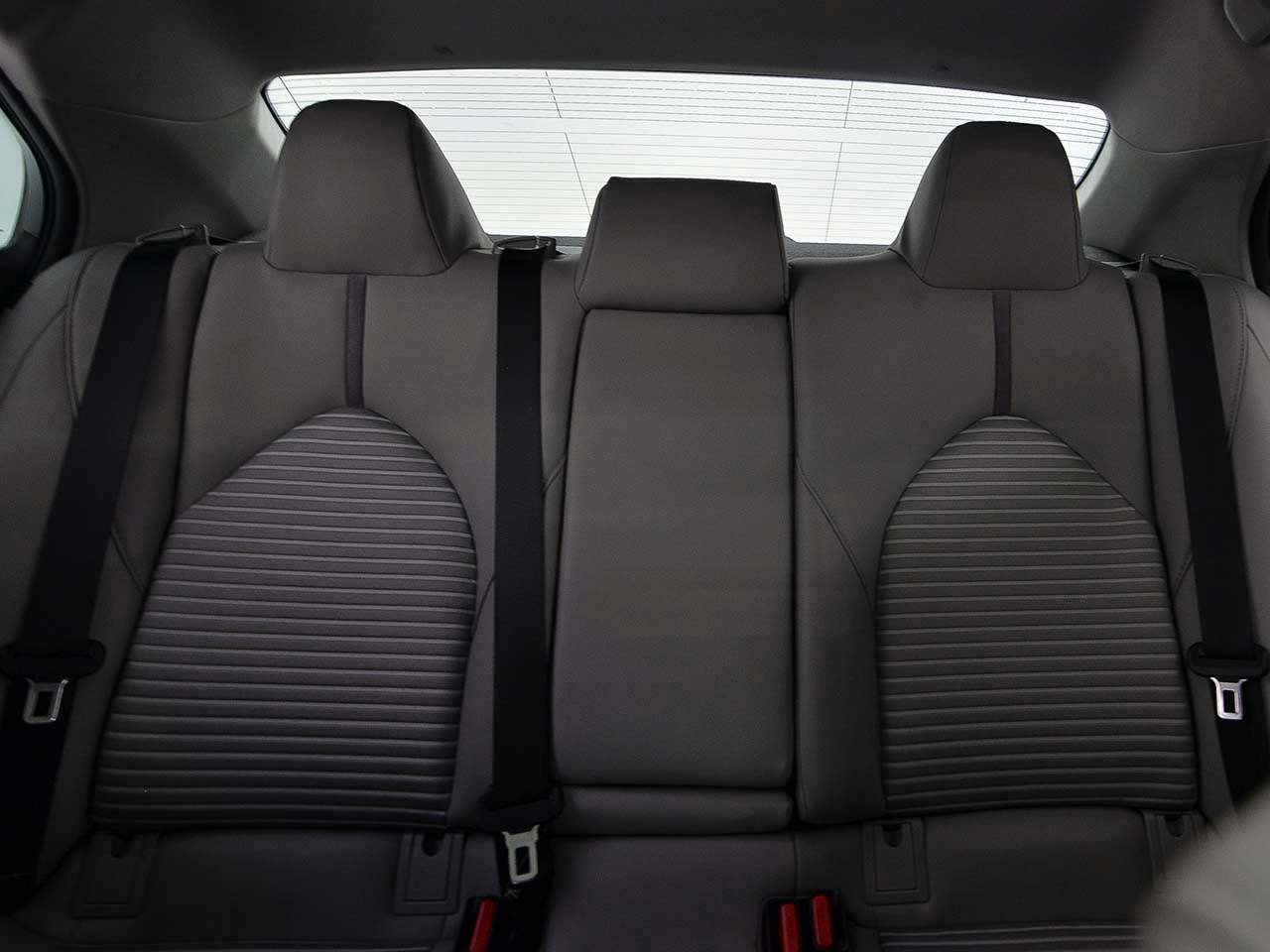 Used 2018 Toyota Camry SE image 10