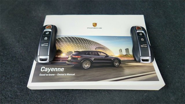 Used 2022 Porsche Cayenne image 59