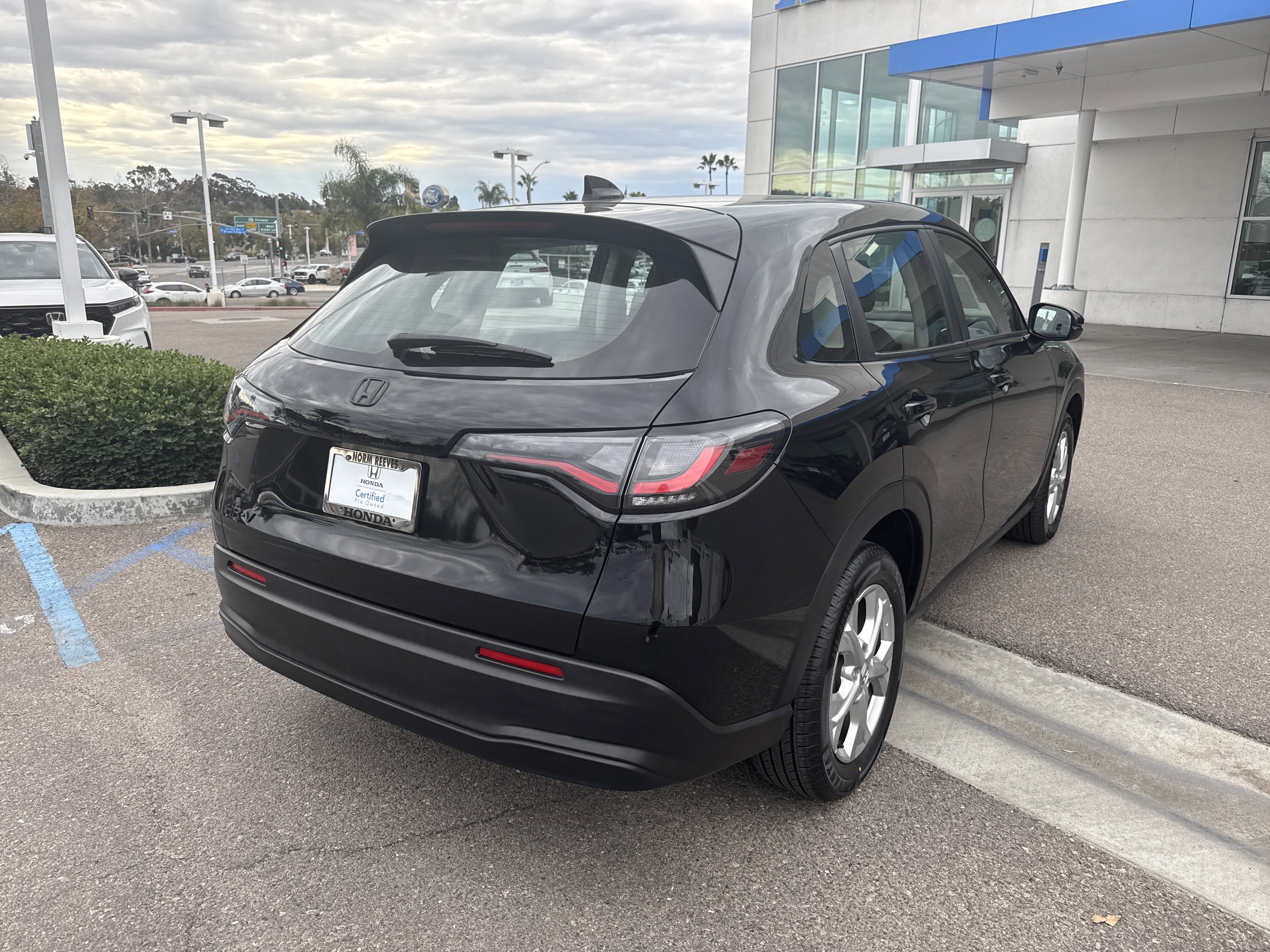 Certified 2023 Honda HR-V LX image 5