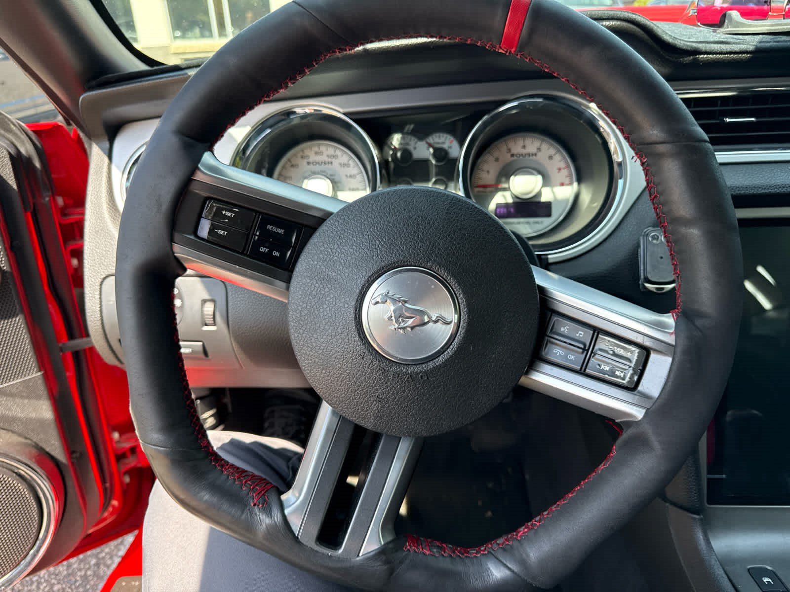 Used 2011 Ford Mustang GT Premium RWD image 13