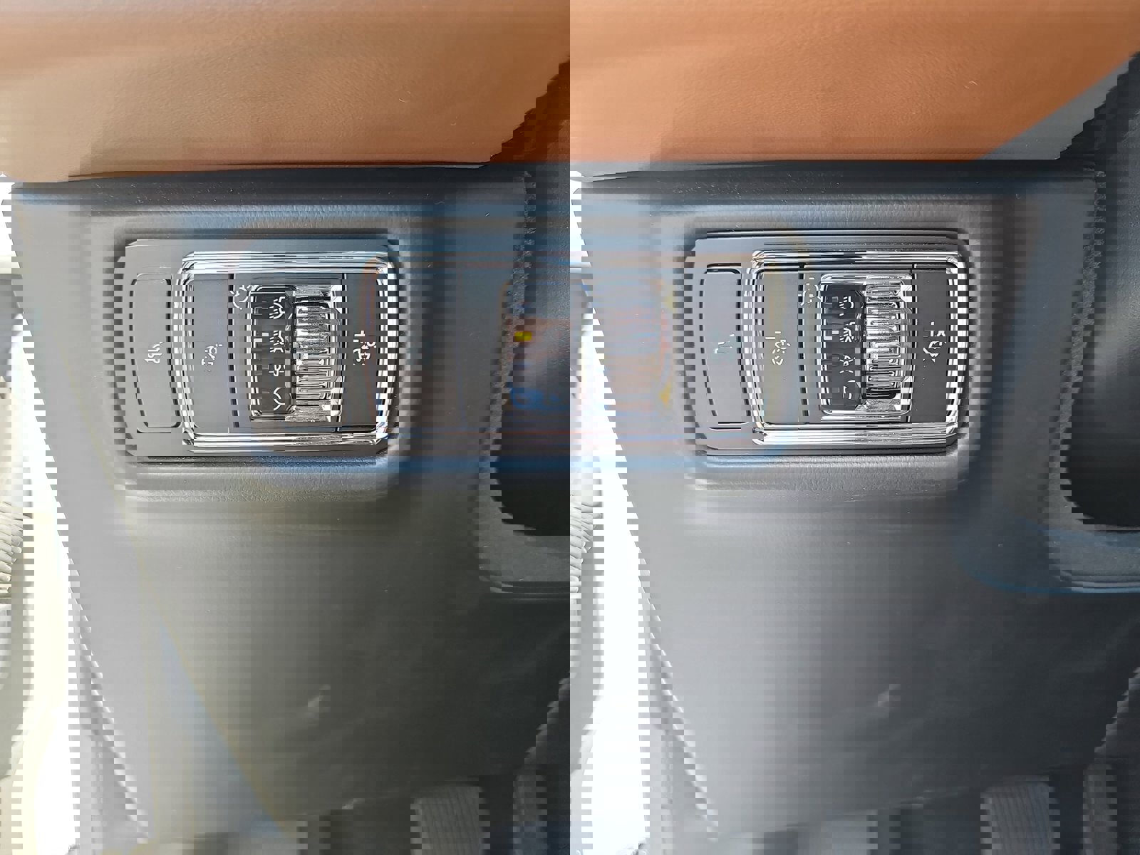 Used 2023 Lincoln Aviator Reserve RWD image 30