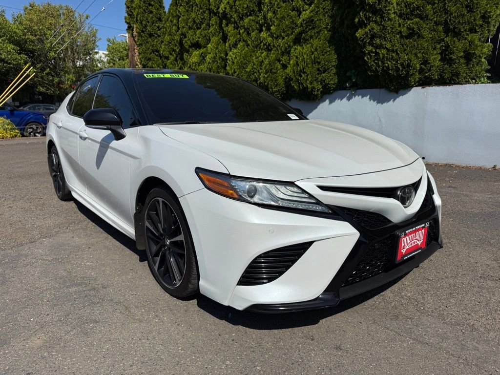 Used 2018 Toyota Camry XSE FWD image 2