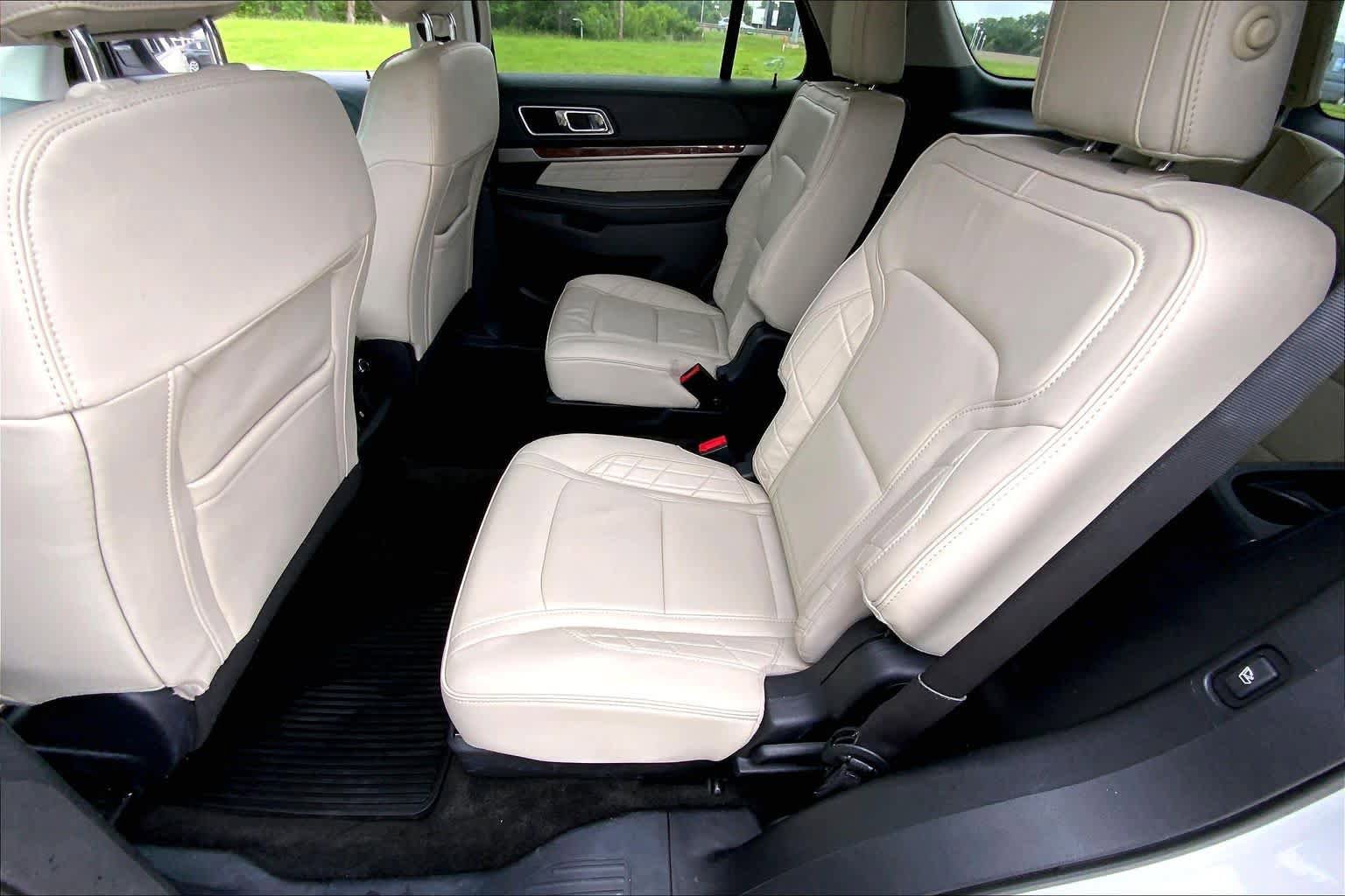 Used 2016 Ford Explorer Platinum image 21