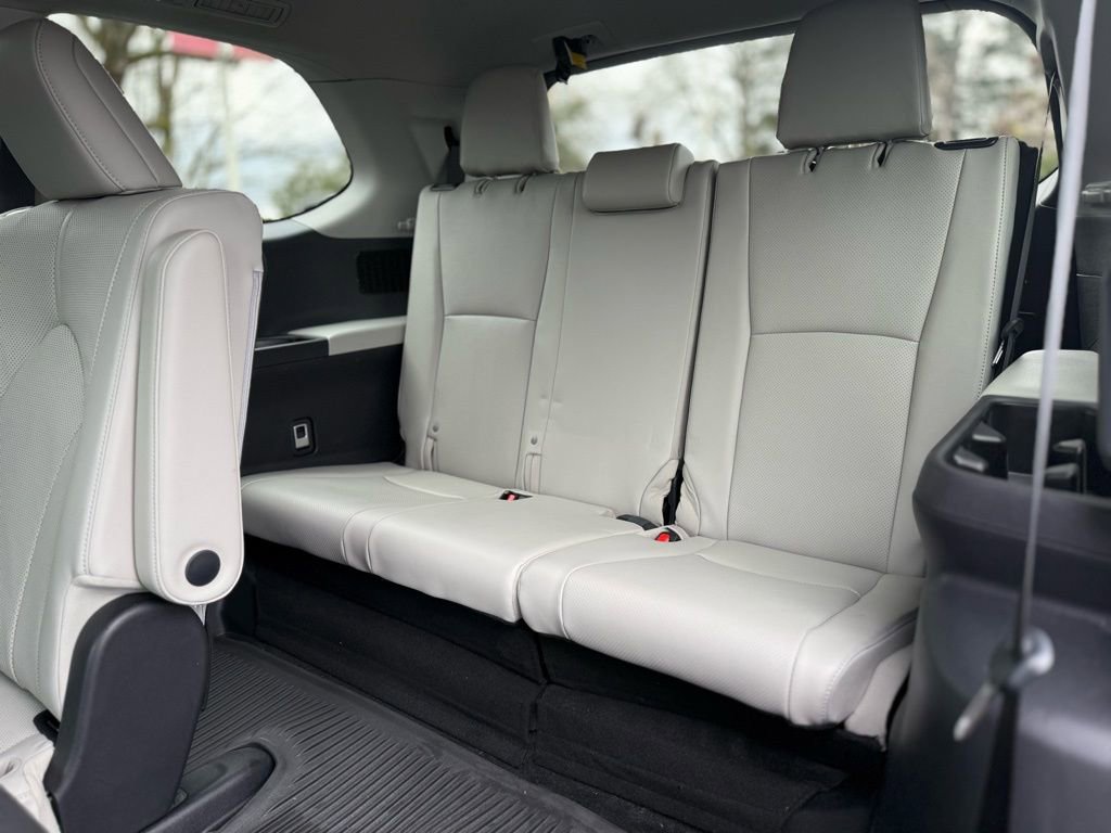 Certified 2025 Toyota Grand Highlander Limited image 18