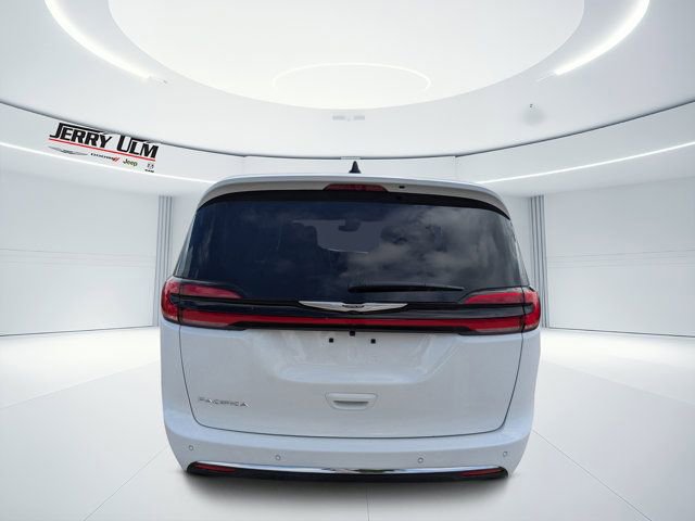 New 2026 Chrysler Pacifica Select FWD image 4