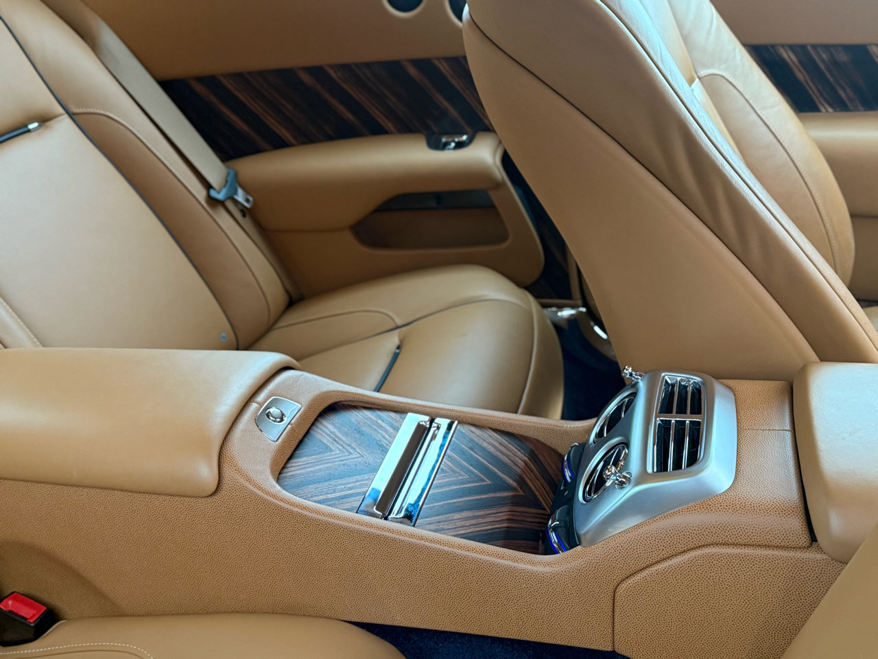 Used 2015 Rolls-Royce Wraith image 50