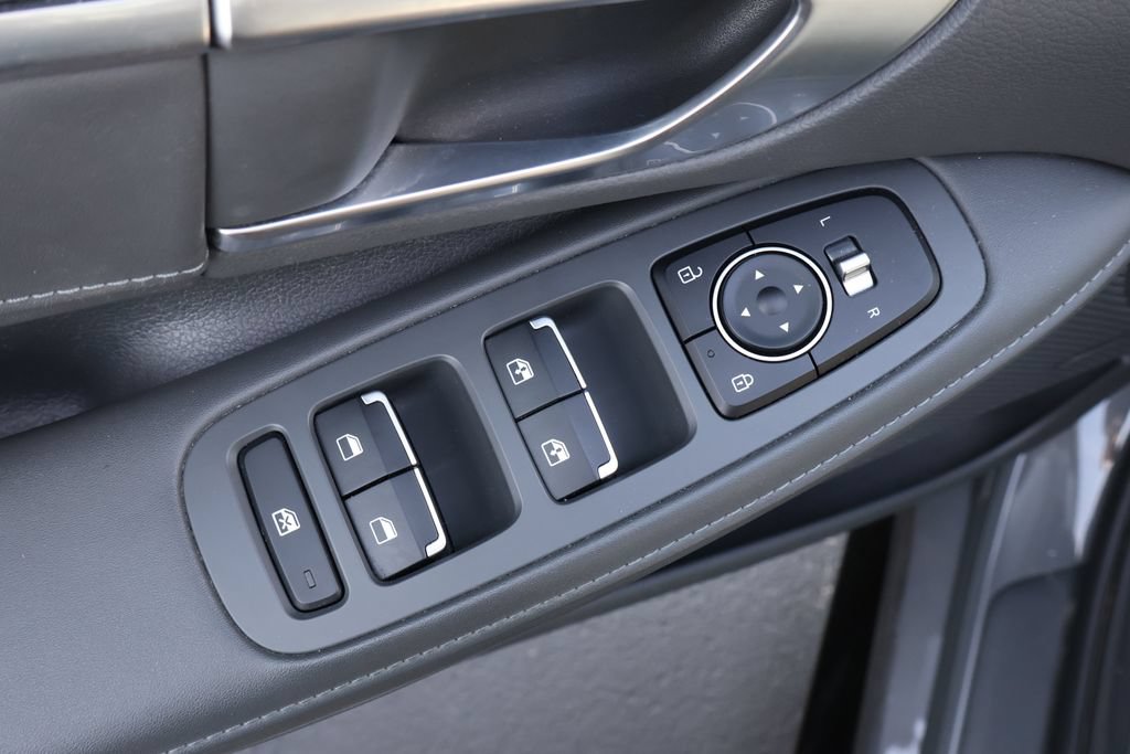 Used 2020 Hyundai Sonata Limited w/ Preferred Accessory Package FWD image 13