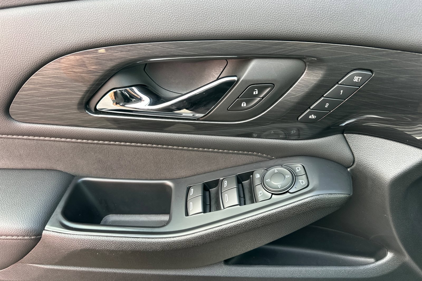 Used 2022 Chevrolet Traverse High Country w/ LPO, Floor Liner Package image 12