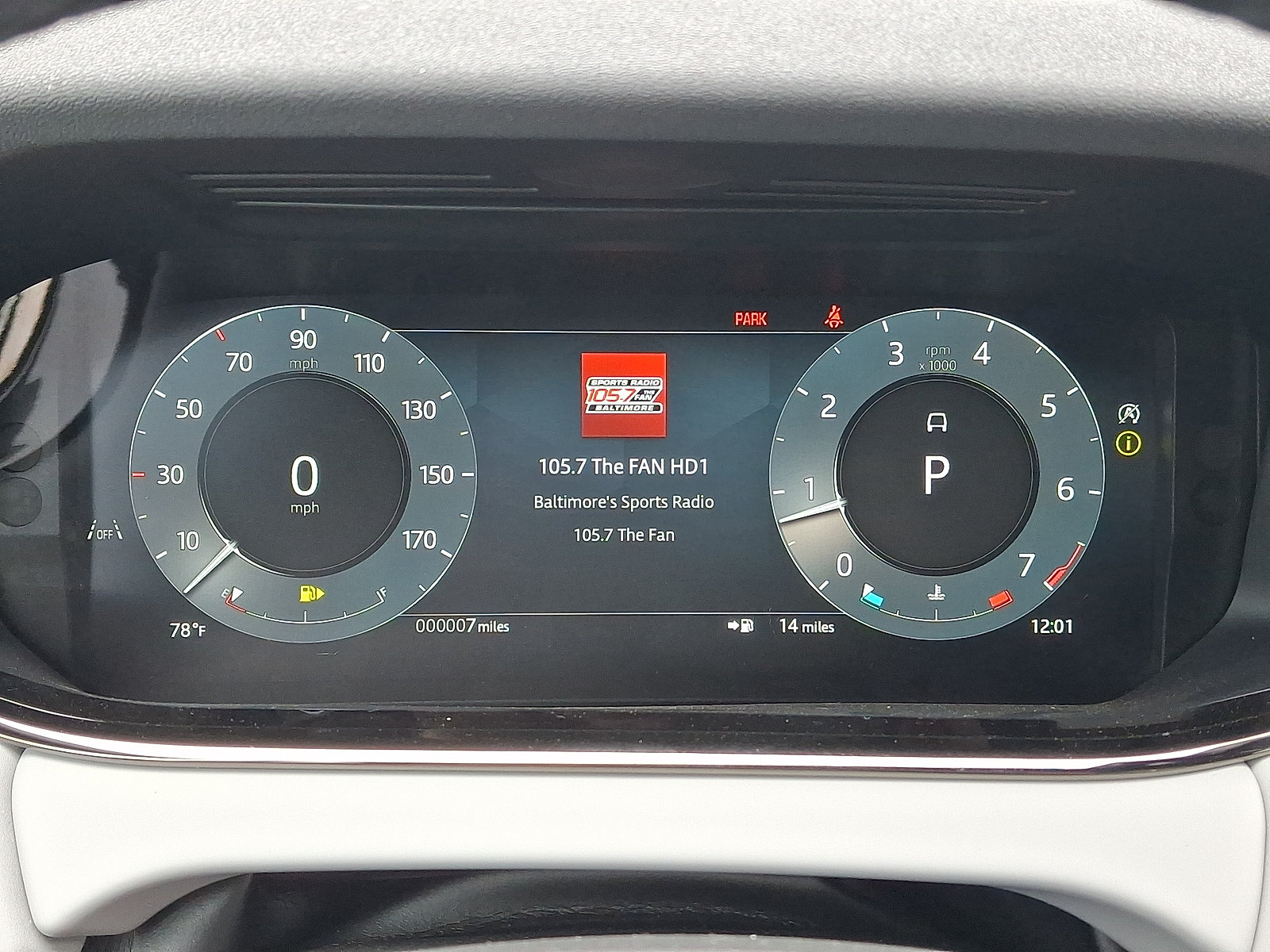 New 2026 Land Rover Range Rover Evoque Hoxton AWD/4WD image 7